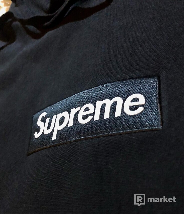 Supreme box logo hooded sweatshirt (FW21)