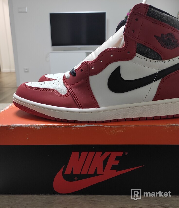 Air Jordan 1 Retro High OG Chicago Lost and Found 46