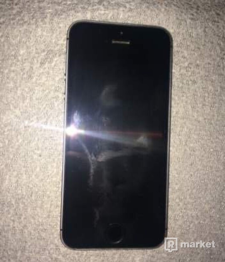 iPhone SE silver black