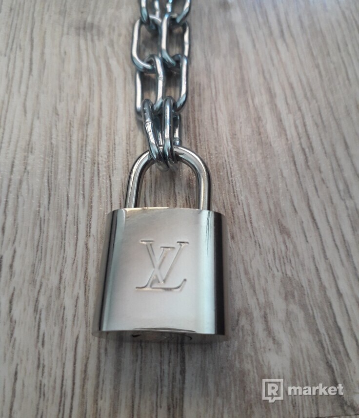 LV lock + chain