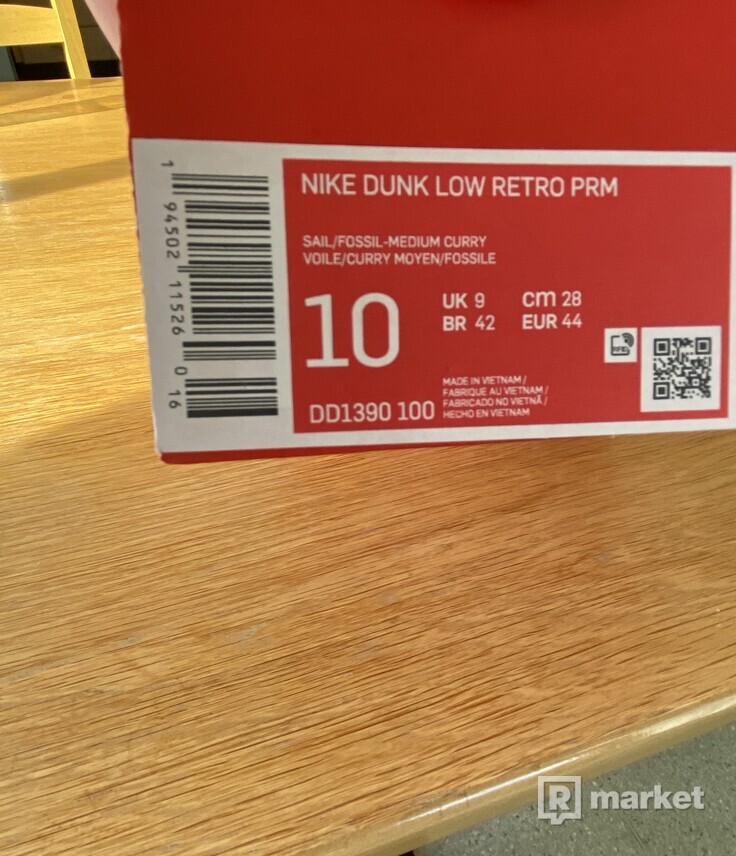 Nike Dunk Low Medium Curry