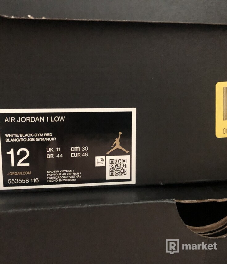 Jordan 1 low black toes