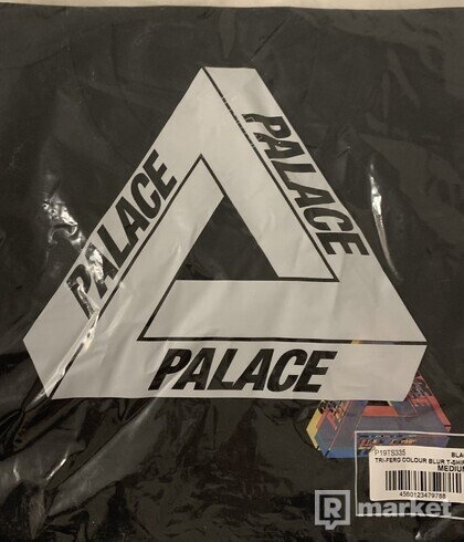 Palace tri-ferg colour blur