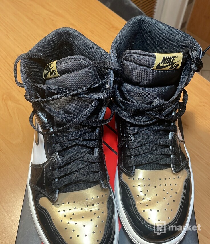 Jordan 1 Gold Toe