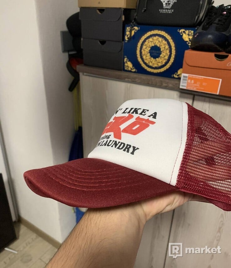 Sicko Laundry Trucker Hat red/white