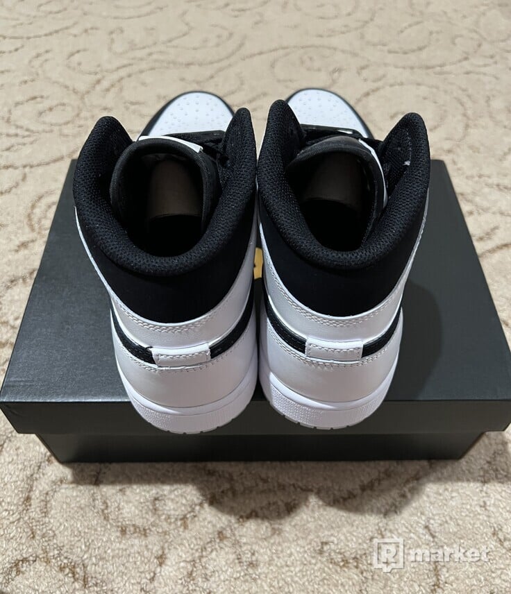Air Jordan 1 Mid Diamond Shorts