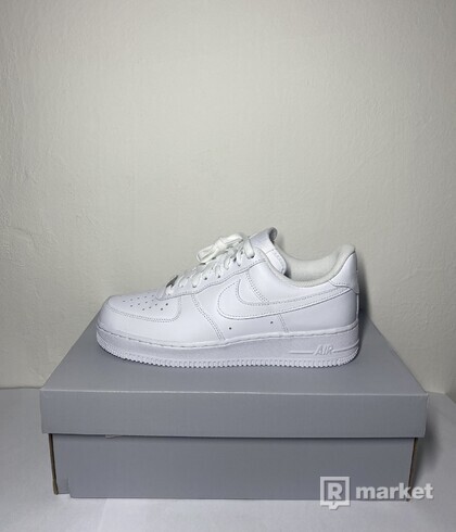 Nike Air Force 1 white low