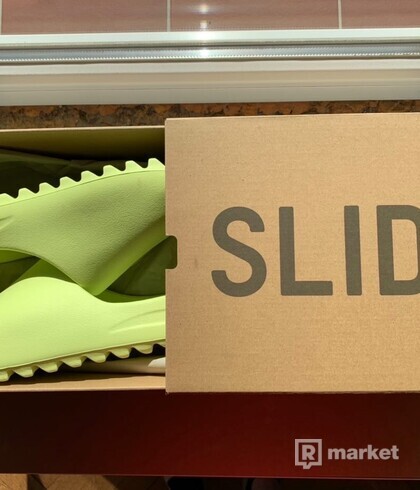 Adidas Yeezy Slide Glow