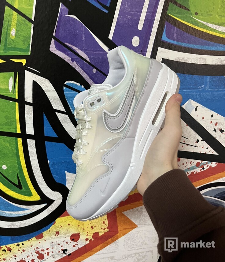 Nike Air Max 1 SNKRS Day Pure Platinum W