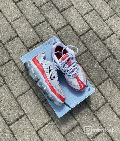 NIKE AIRVAPORMAX 360 RED/GREY