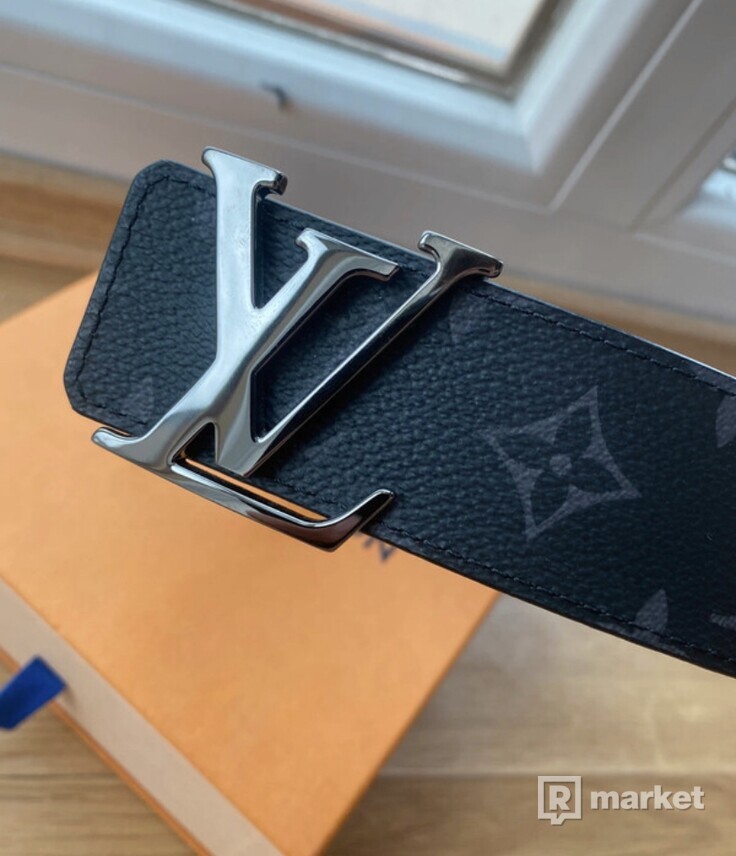 Louis Vuitton monogram reversible belt black