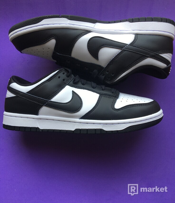 Nike dunk low Black and White