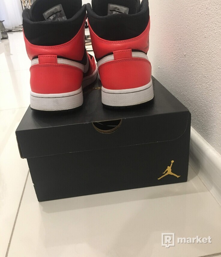 Air Jordan 1 Mid Infrared