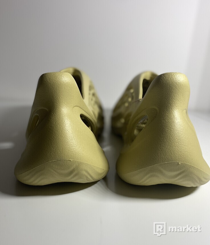 adidas Yeezy Foam Runner Sulfur