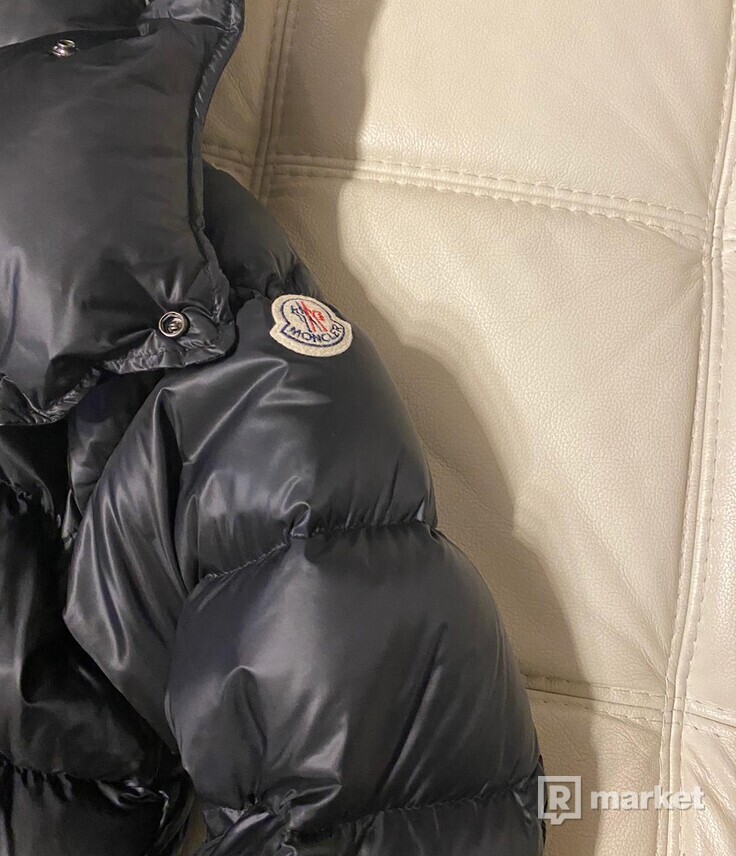 Moncler Montgenevre puffed jacket black