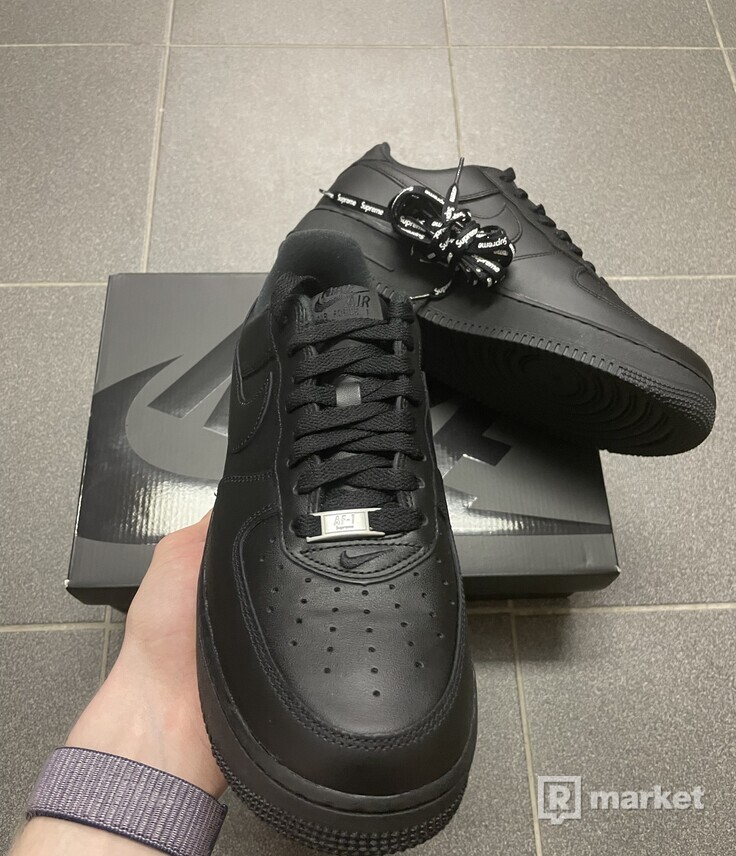 Nike Air Force 1 Supreme Black