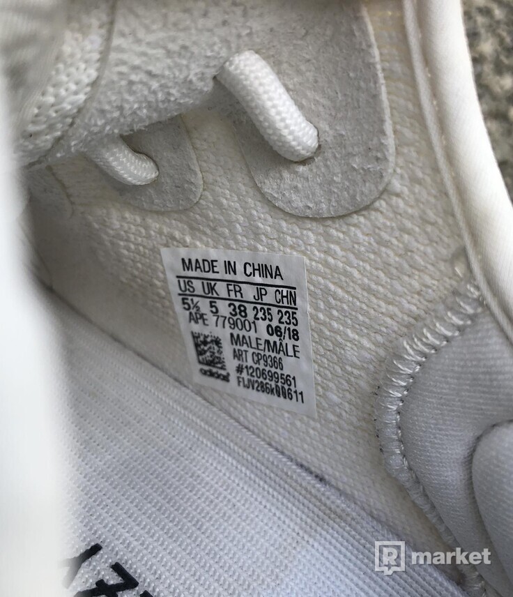 Adidas Yeezy boost Cream white/ Triple white