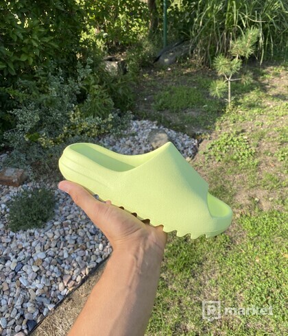adidas Yeezy Slide Glow Green 2022