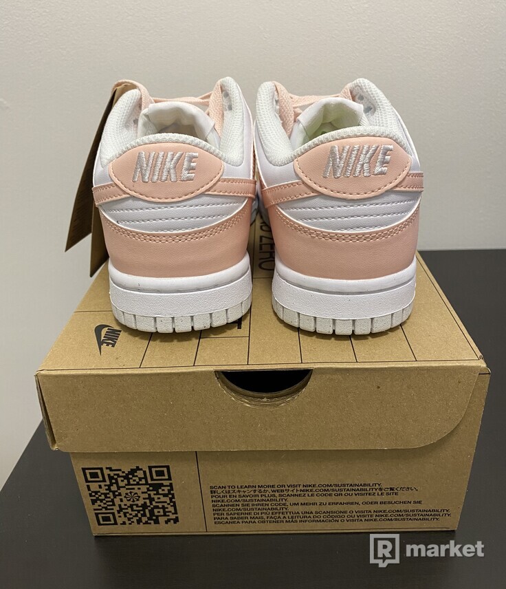 Nike dunk low pale coral