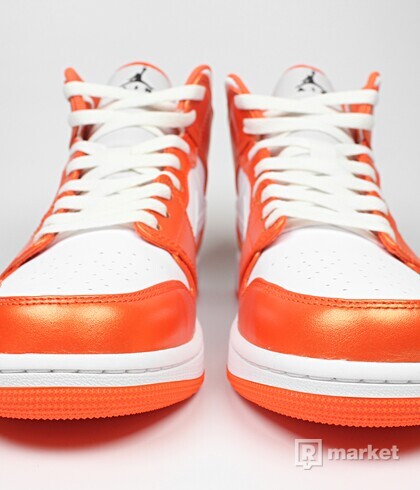Air Jordan Retro 1 Mid SE "Electro Orange"