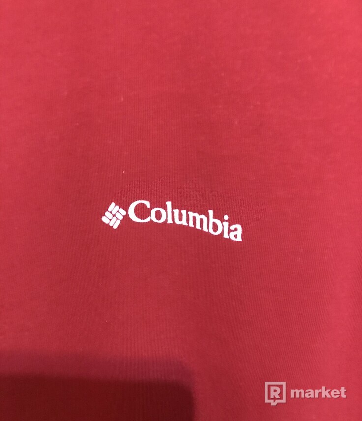 Columbia red tee