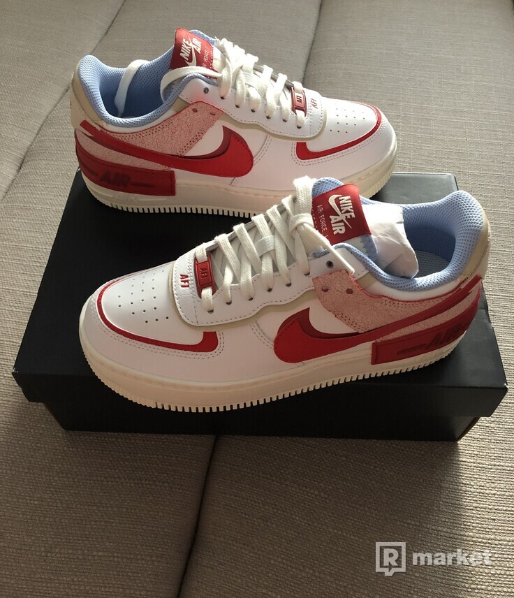 Nike air force 1 University red