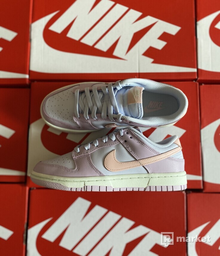 Nike dunk low easter 2022