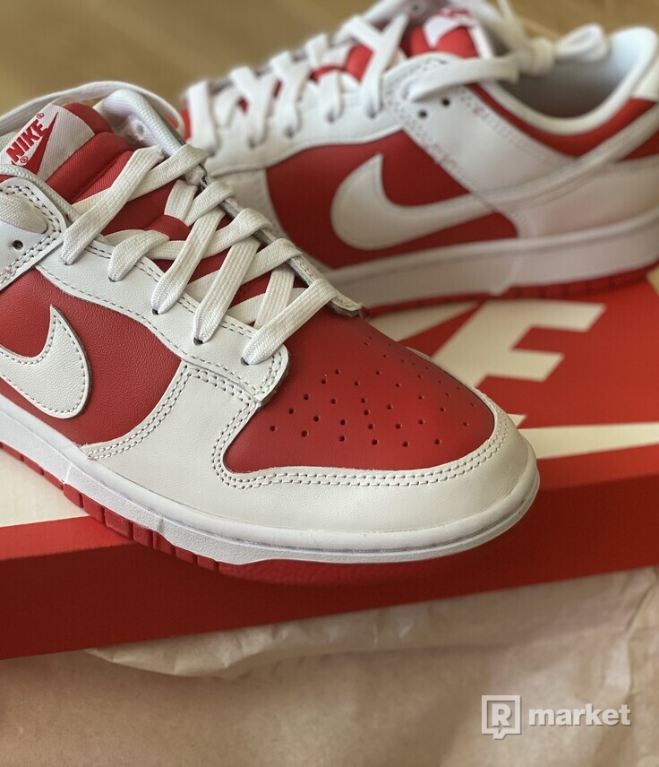Nike Dunk Chapmionship Red