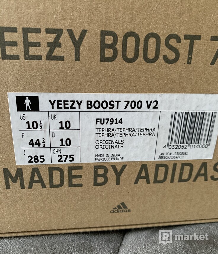 Yeezy 700 V2 tephra
