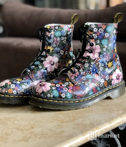 Dr.Martens 1460 floral boots
