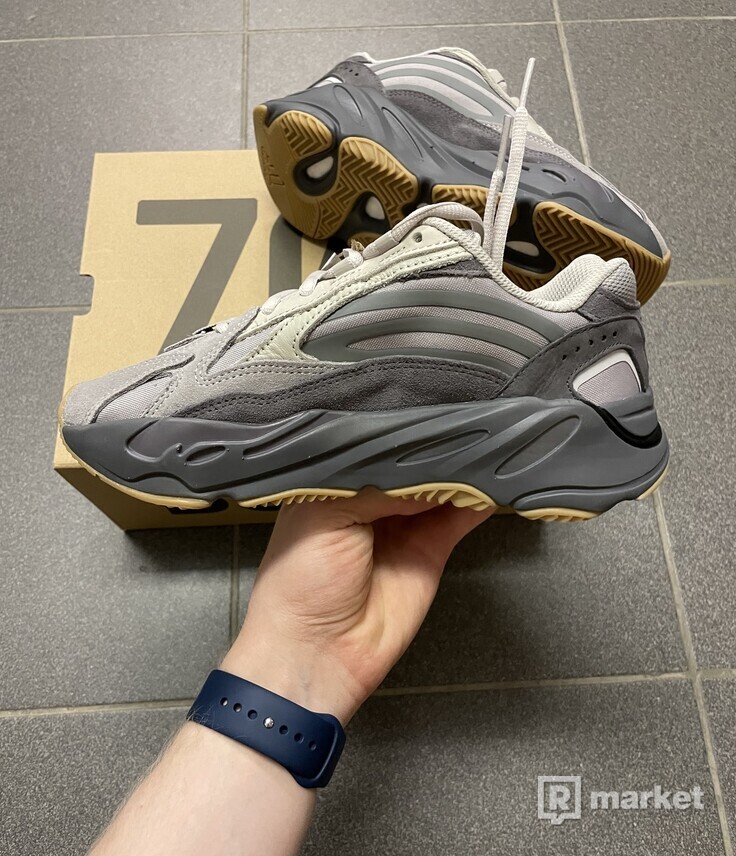 Adidas Yeezy 700 Tephra - EU 36