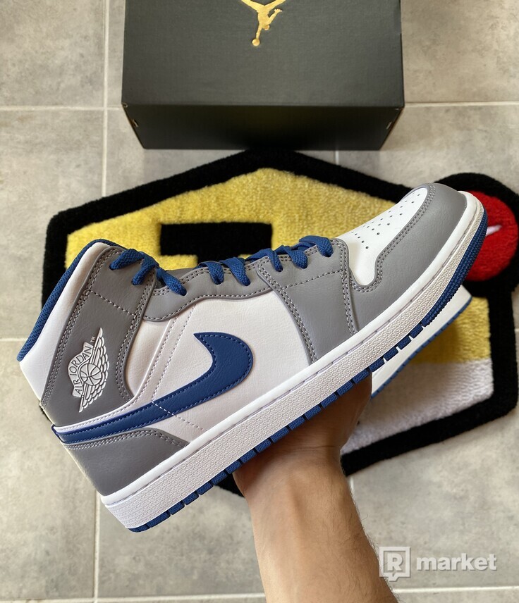 Nike Jordan 1 Mid True Blue