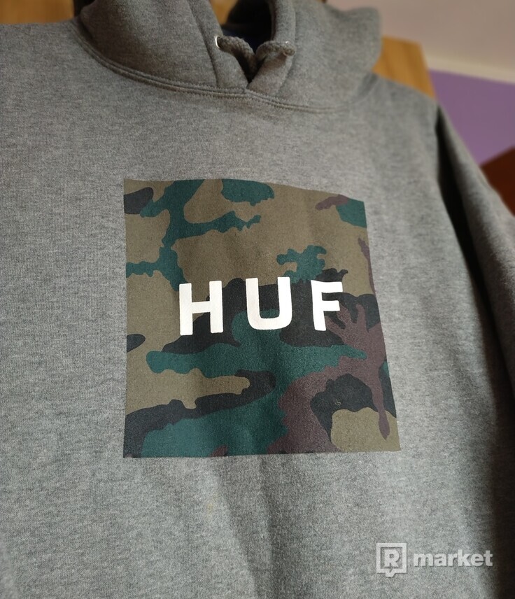 HUF Military Box Logo (veľ. M)