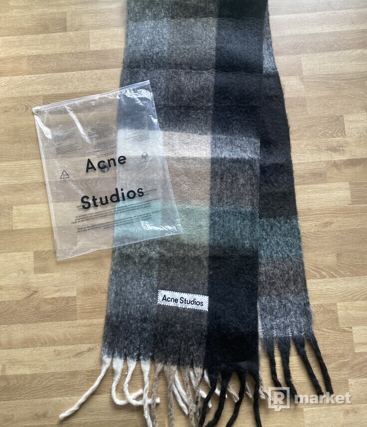Acne studios šal scarf