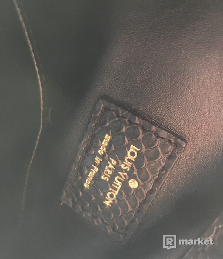 Louis Vuitton Kabelka Čierna
