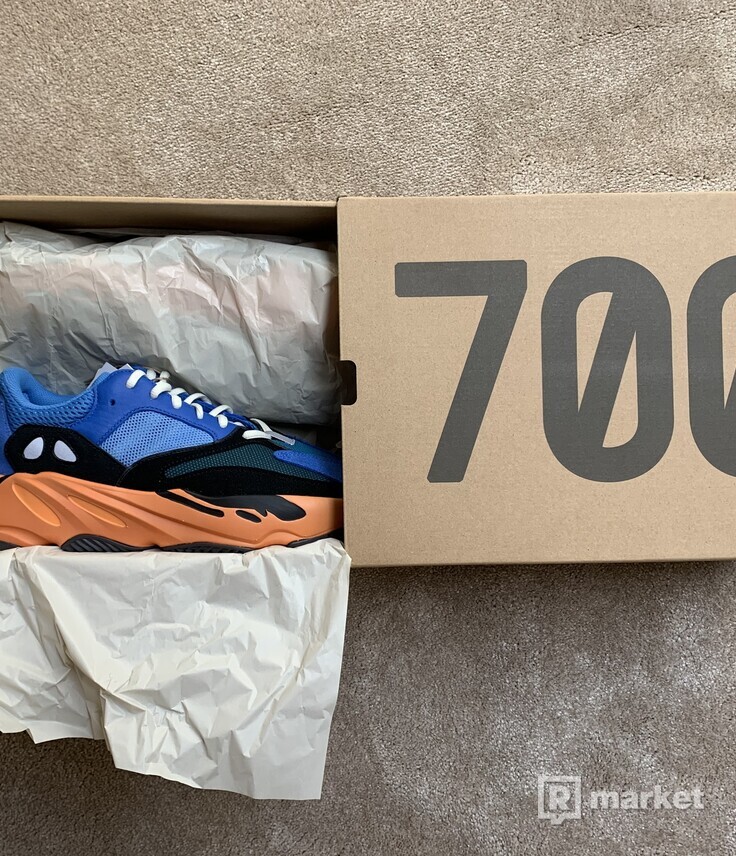 Yeezy 700 Bright blue