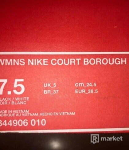 Nike Court Borough Mid