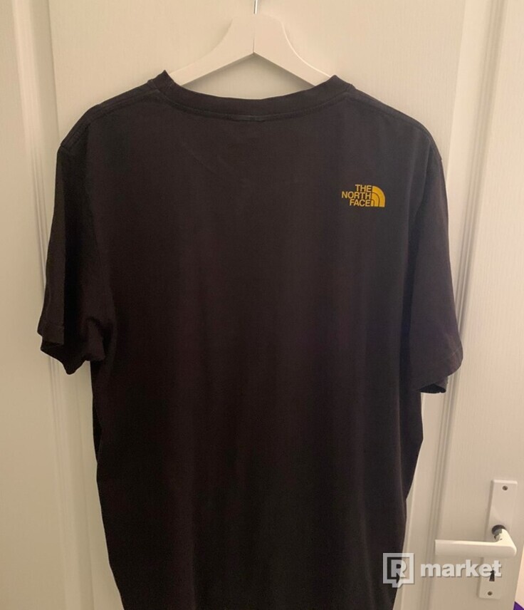 THE NORTH FACE tee