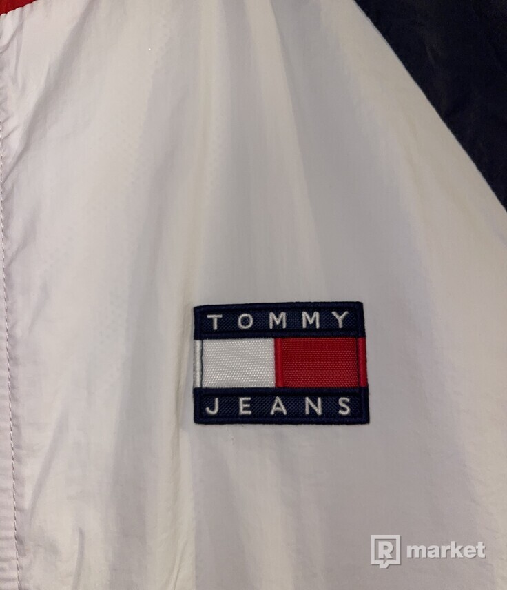 Tommy Jeans prechodná bunda