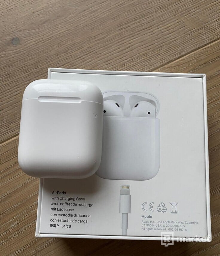 Apple airpods charing case