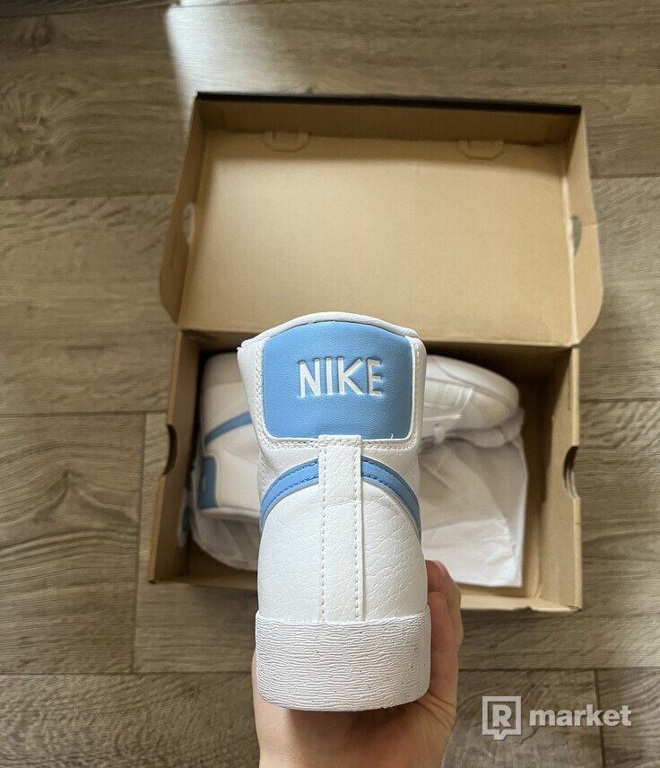 Nike Blazer Mid UNC