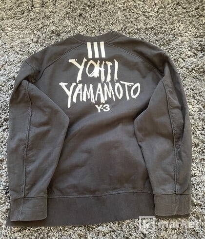 Y-3 black sweatshirt