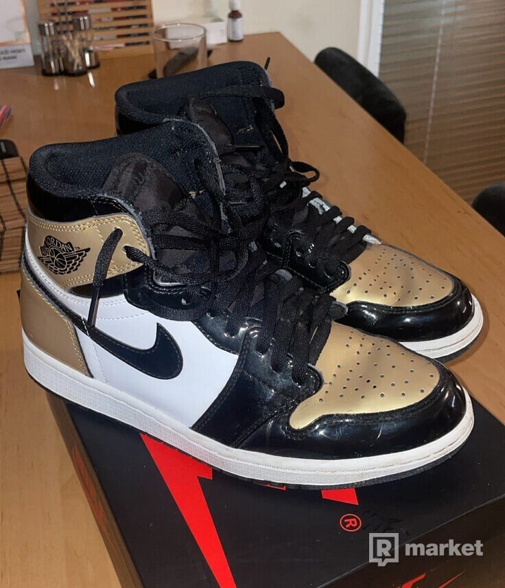 Nike Air Jordan 1 Gold Toe