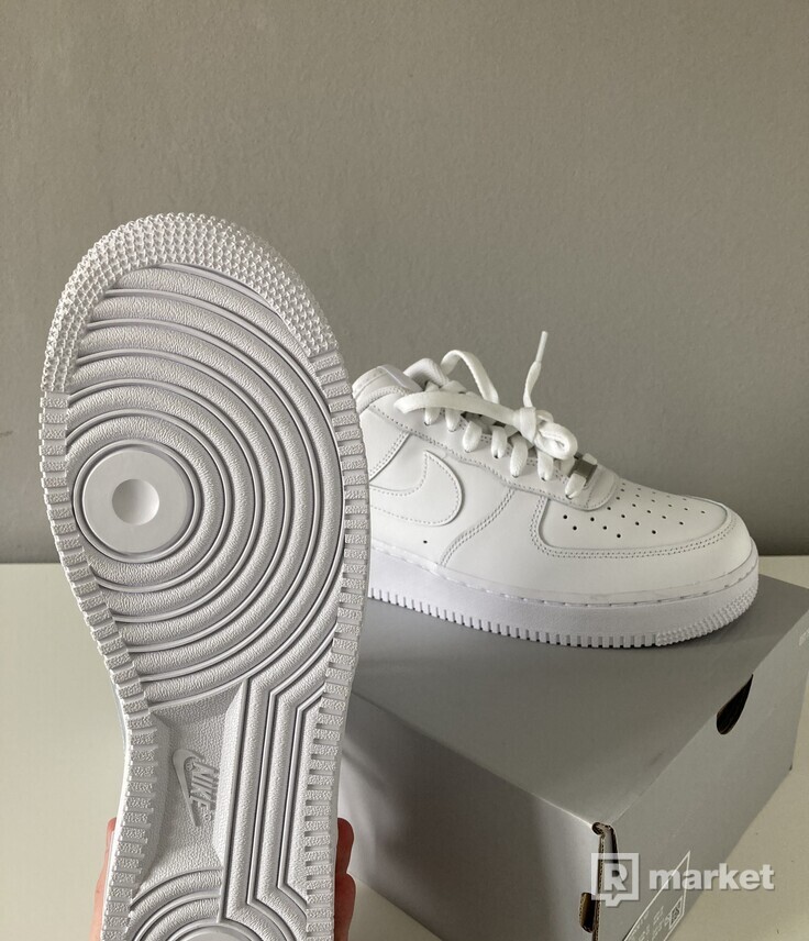 Nike Air Force 1 "all white"
