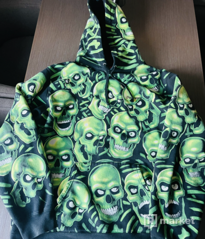 Green skull pile hoodie