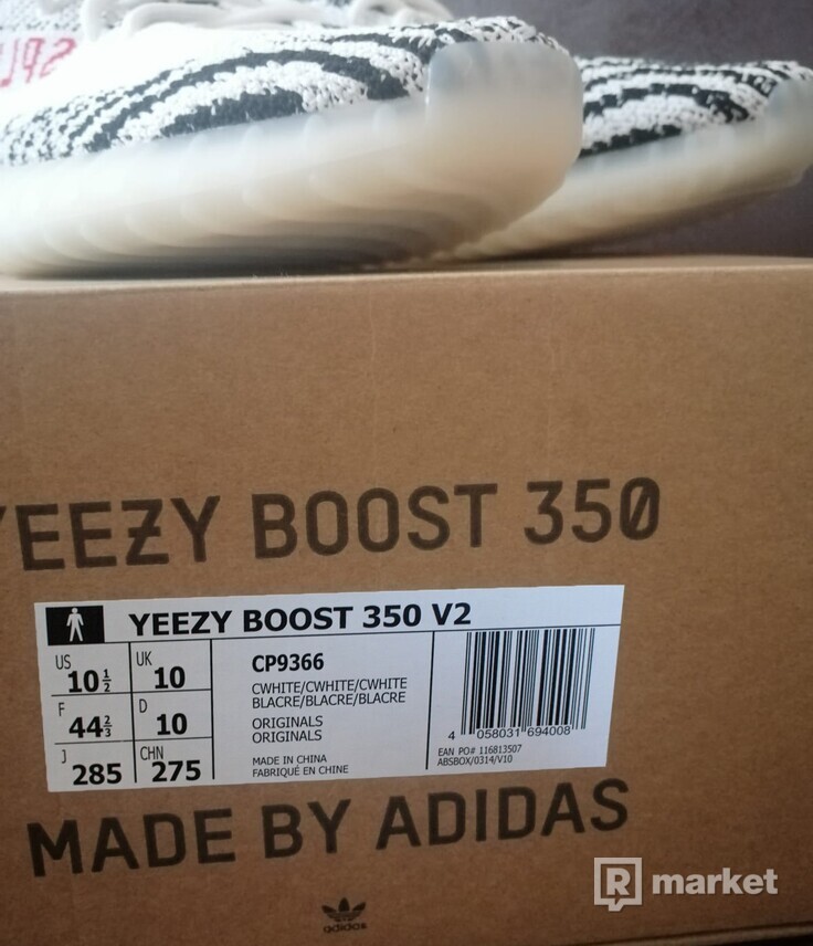 Yeezy Boost 350 v2 Zebra
