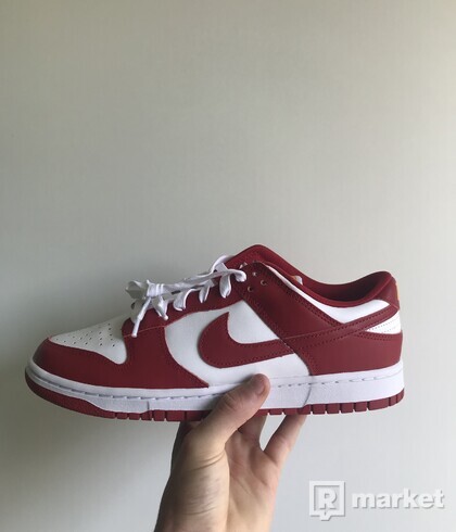 Nike dunk low usc red