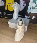 Nike Air Jordan 1 mid triple white