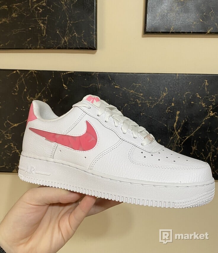 Nike Air Force 1 Love for All