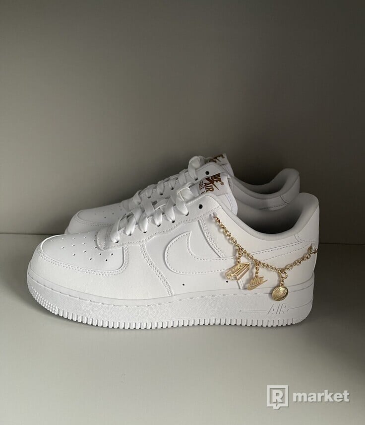 Nike Air Force 1 White Lucky Charm 37-40